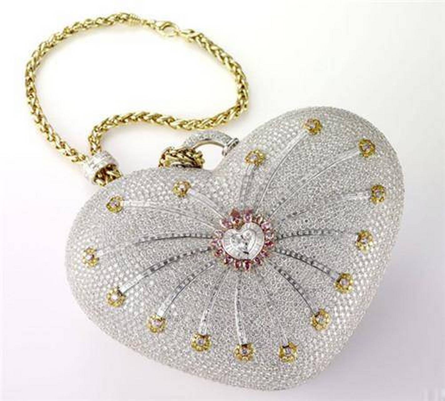 世界上最贵的包是一千零一夜钻石包.