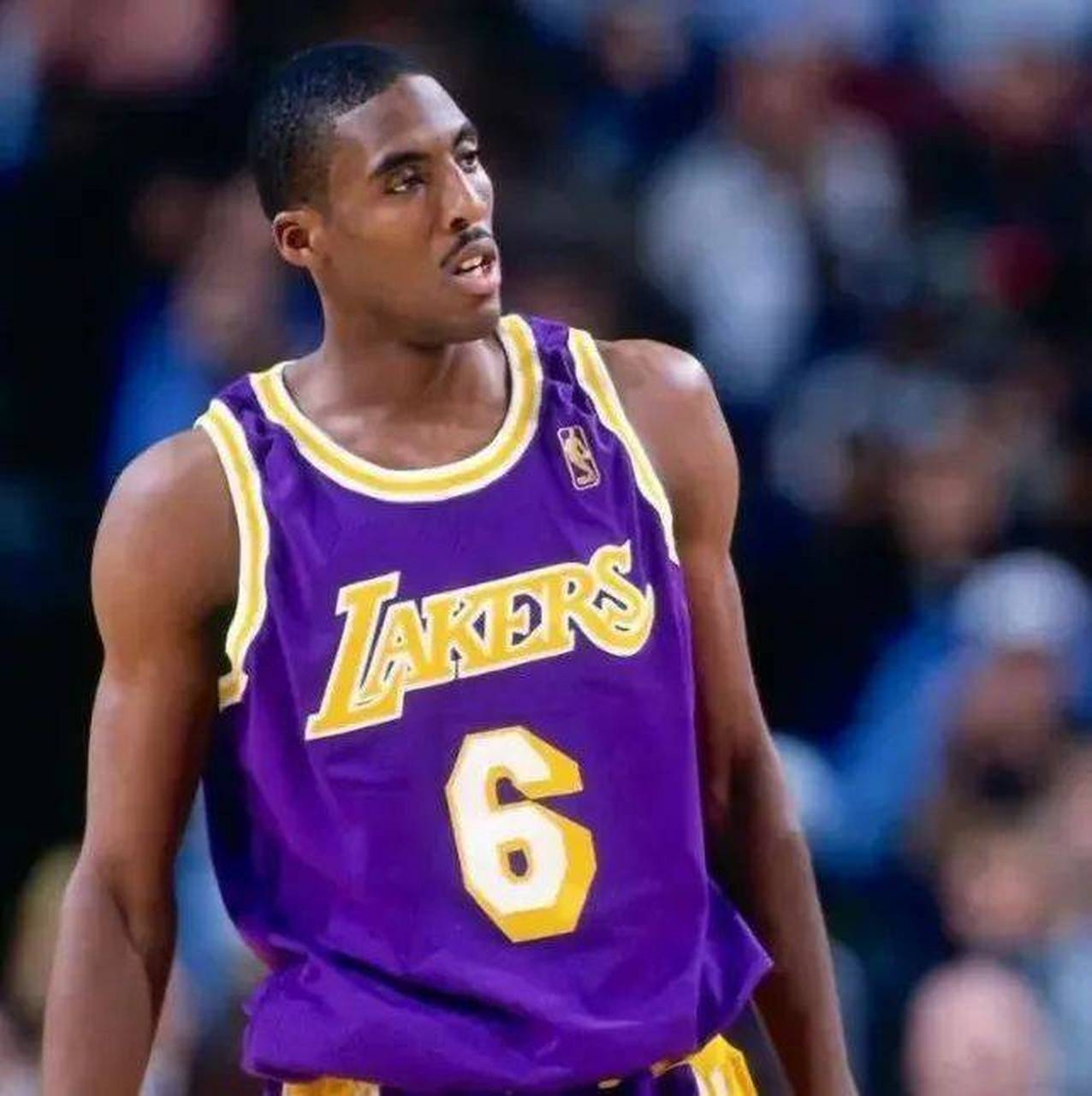 科比曾经为他打了两年的替补 - 埃迪 琼斯