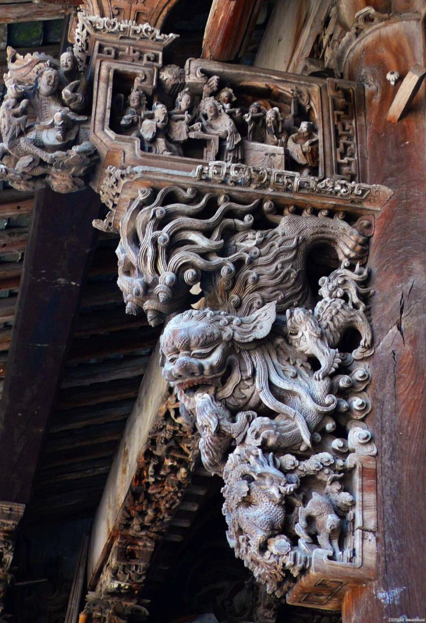 中国古建筑 雀替  雀替是一种安置于梁或阑额与柱交接处承托梁枋的木