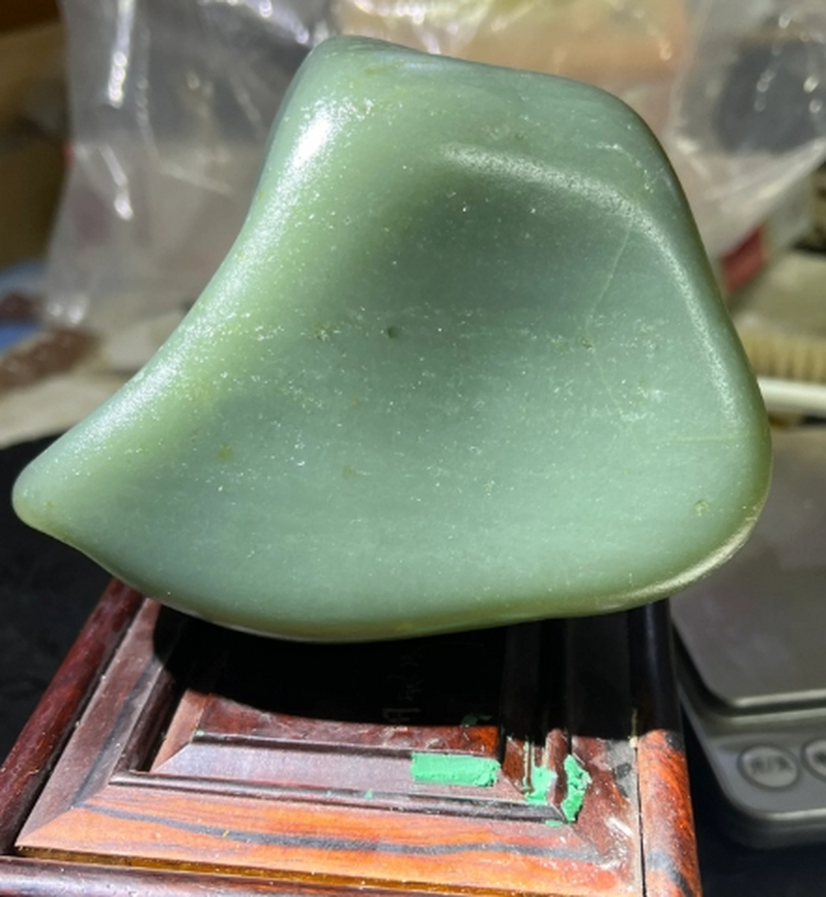 点击头像看直播##和田玉#和田玉籽料原石沙枣青中的一种颜色特别浓郁