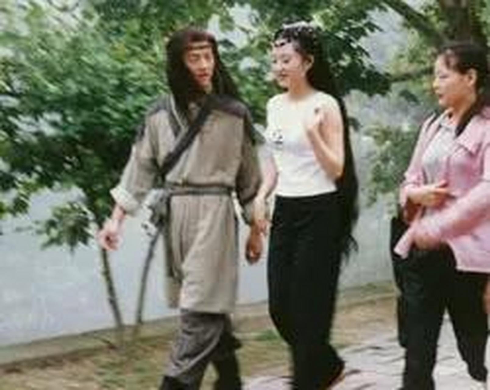 李亚鹏身高在某度百科里写183,许晴在某度写168,怎么看着他俩差不多?