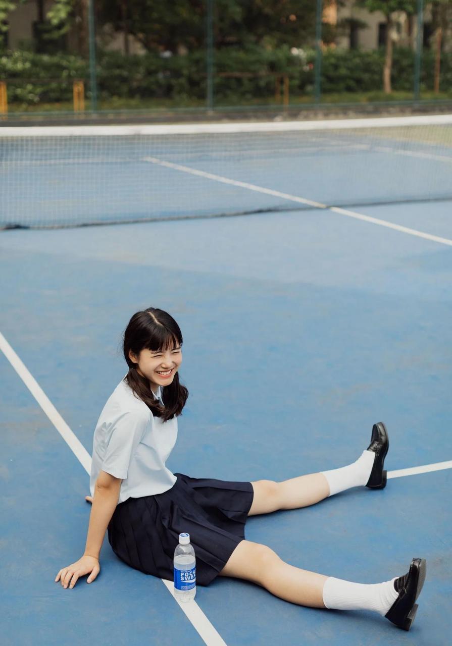 青春可爱的校园制服小姐姐,日系风格唯美摄影写真.