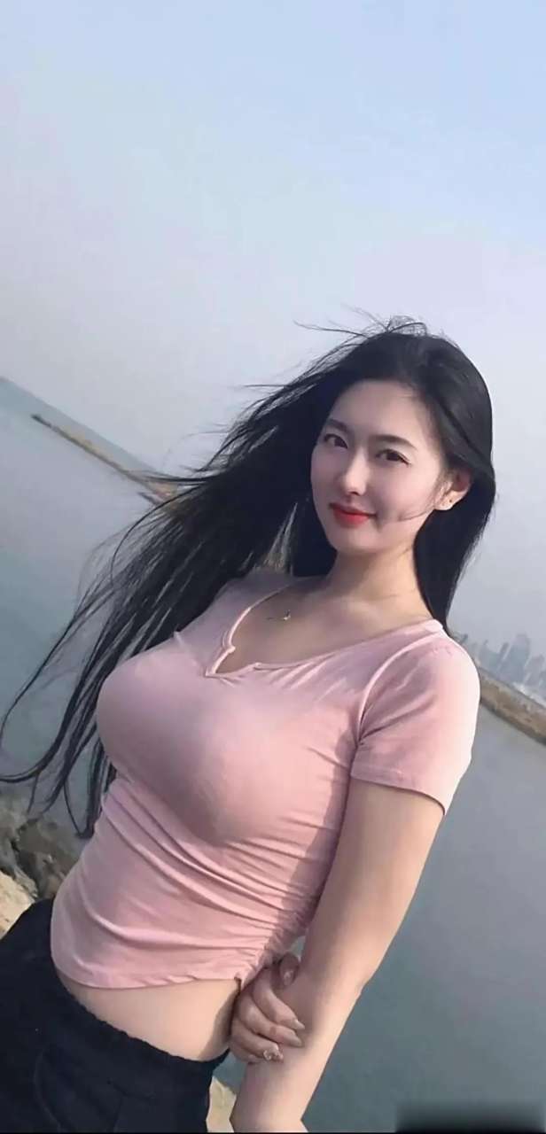 丰腴饱满,妩媚性感,风情迷人