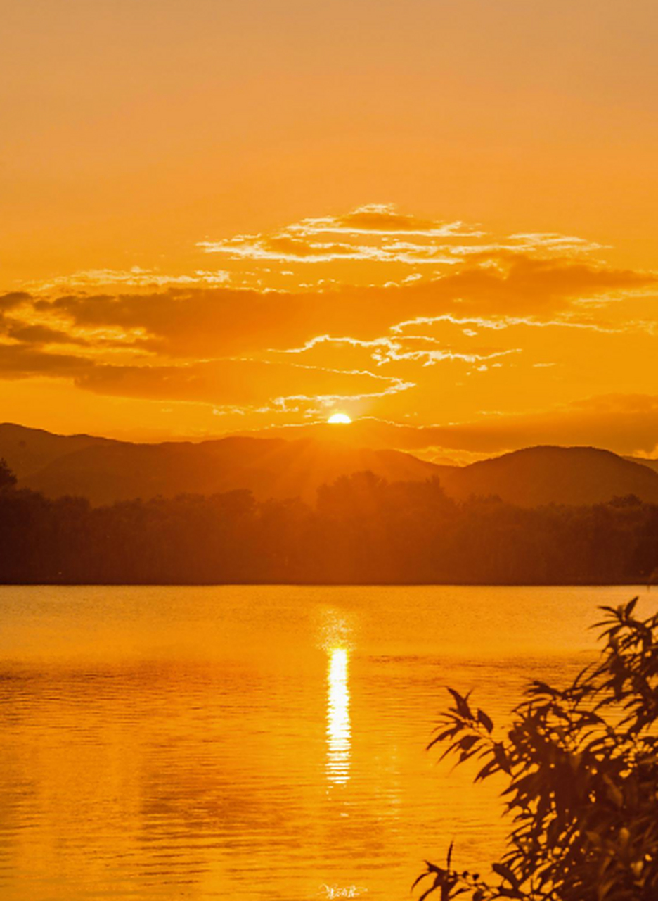 心情不好的时候,去看看晚霞吧.