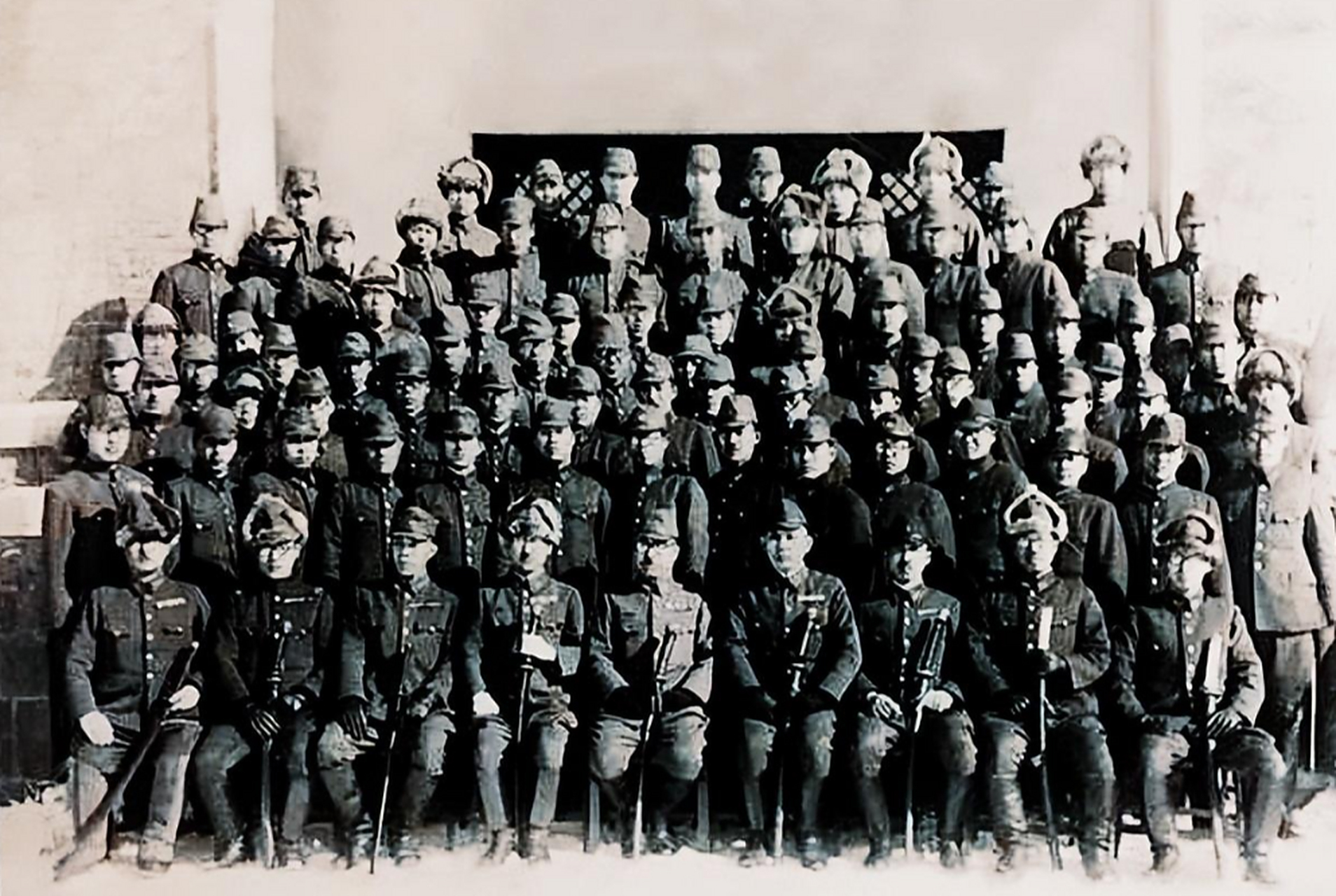 当年日军侵华的731部队留下的合影