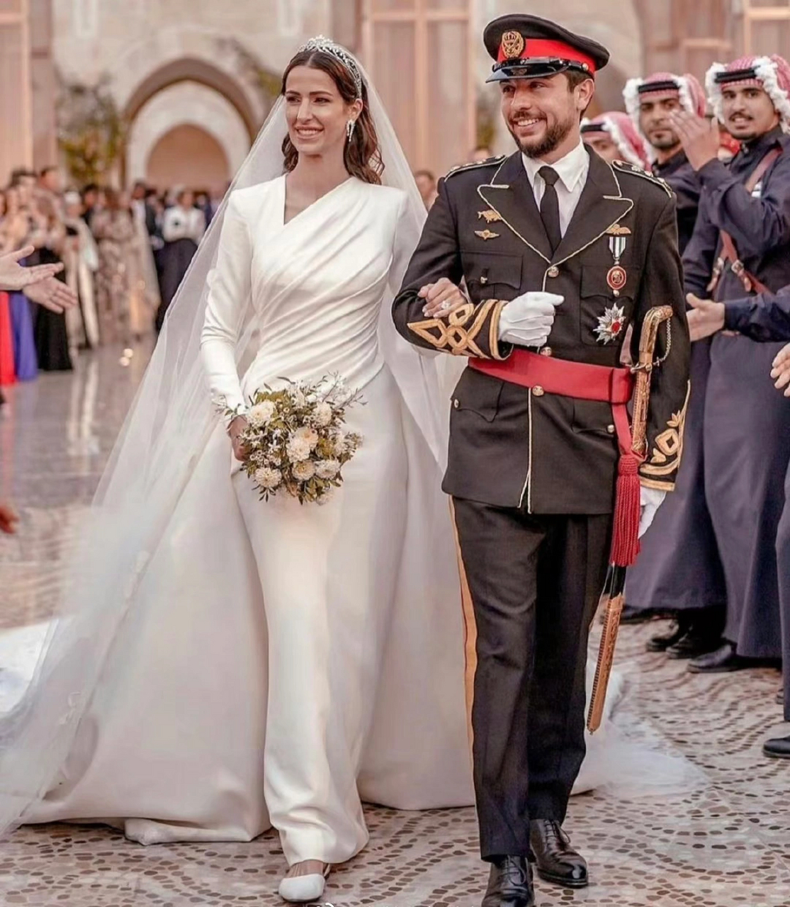 约旦王储侯赛因和王储妃拉杰瓦举行了隆重盛大的婚礼 美丽的新娘子由