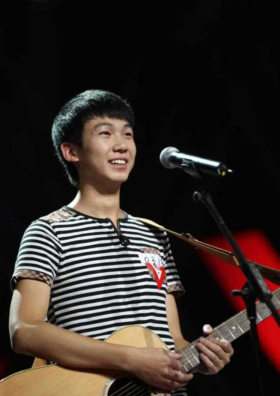 2年前,白举纲暗戳戳秀恩爱的《小事》这首歌,歌词里到底记录他和老婆