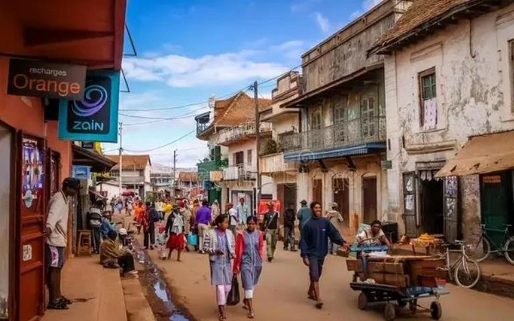 我国总计借给加纳超过600亿美元,作为回报,加纳拿出自身的矿产开采