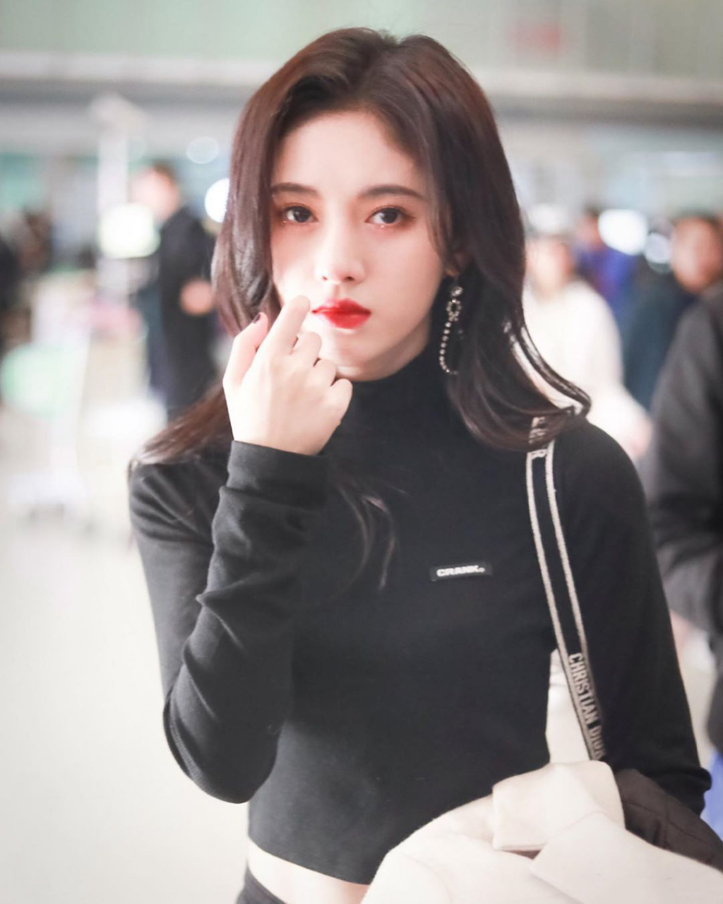 鞠婧祎街拍,觉着酷的请点赞! 676767#鞠婧祎