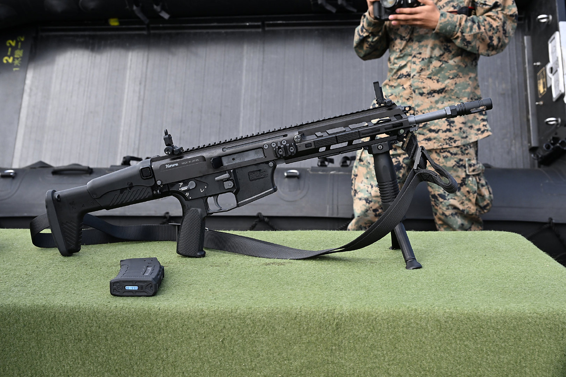 日本军工研制生产的20式5.56mm自动步枪,我国军工研制生产的191式5.