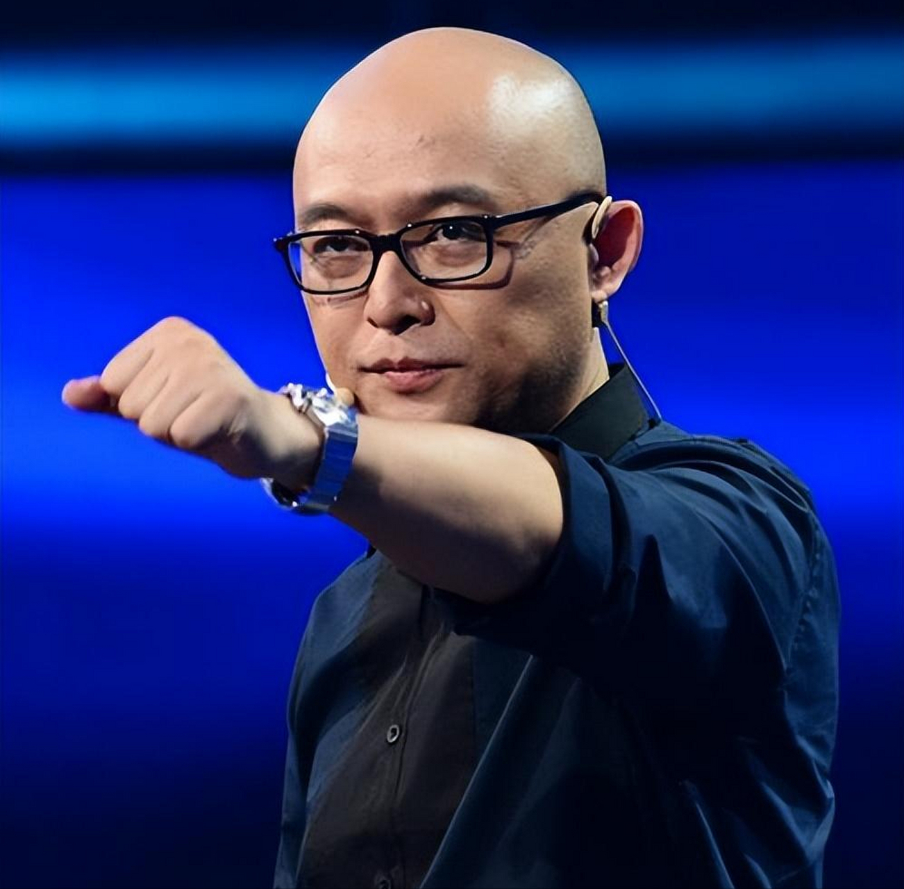 孟非是江苏电视台的一位老大哥,他凭借《非诚勿扰》一台节目,在全国