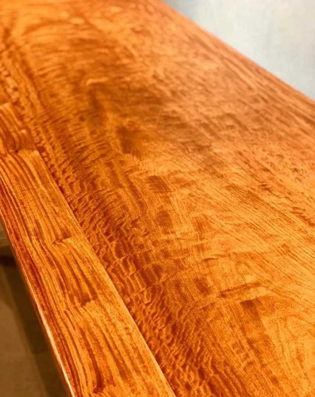 红木家具缅甸花梨木学名:大果紫檀,2米独板水波纹画案 规格:198*75*80