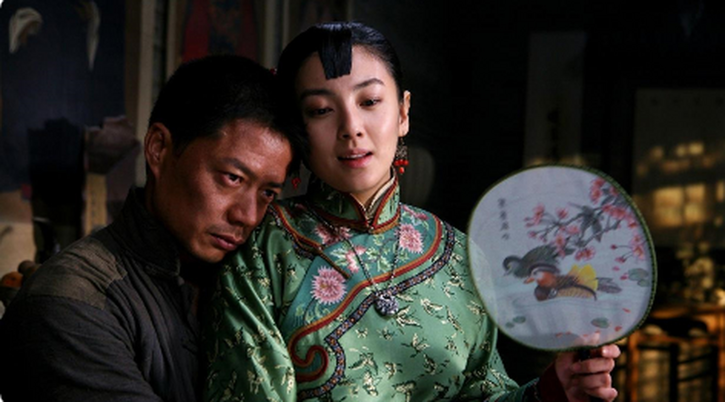 李沁回了一句话让何冰直接慌了神:别乱说话!
