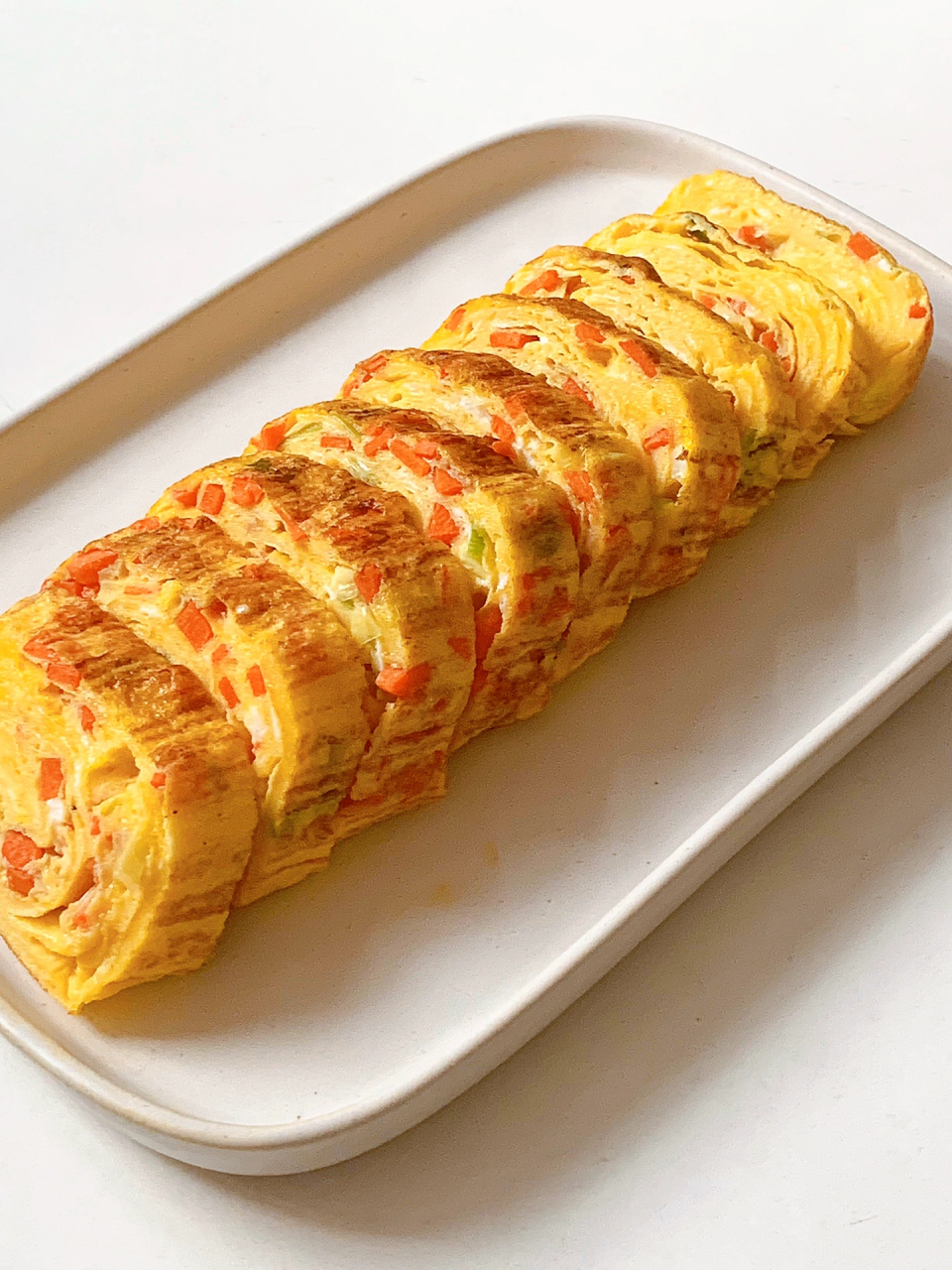 今天又又又做挑战做韩式鸡蛋卷啦～ 掌握了诀窍后做起来就非常容易,只