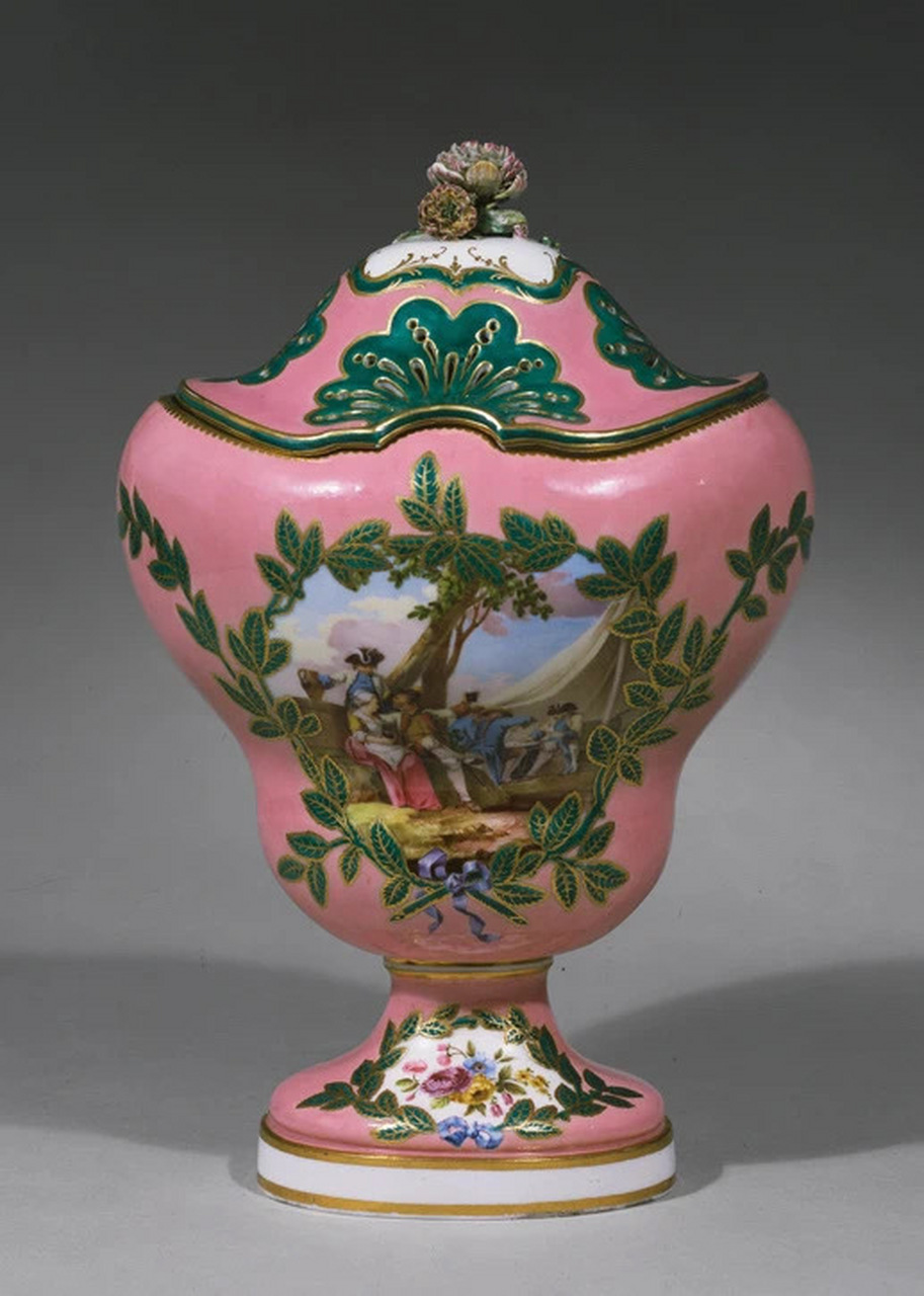 那些塞弗尔瓷器中的"芭比粉".