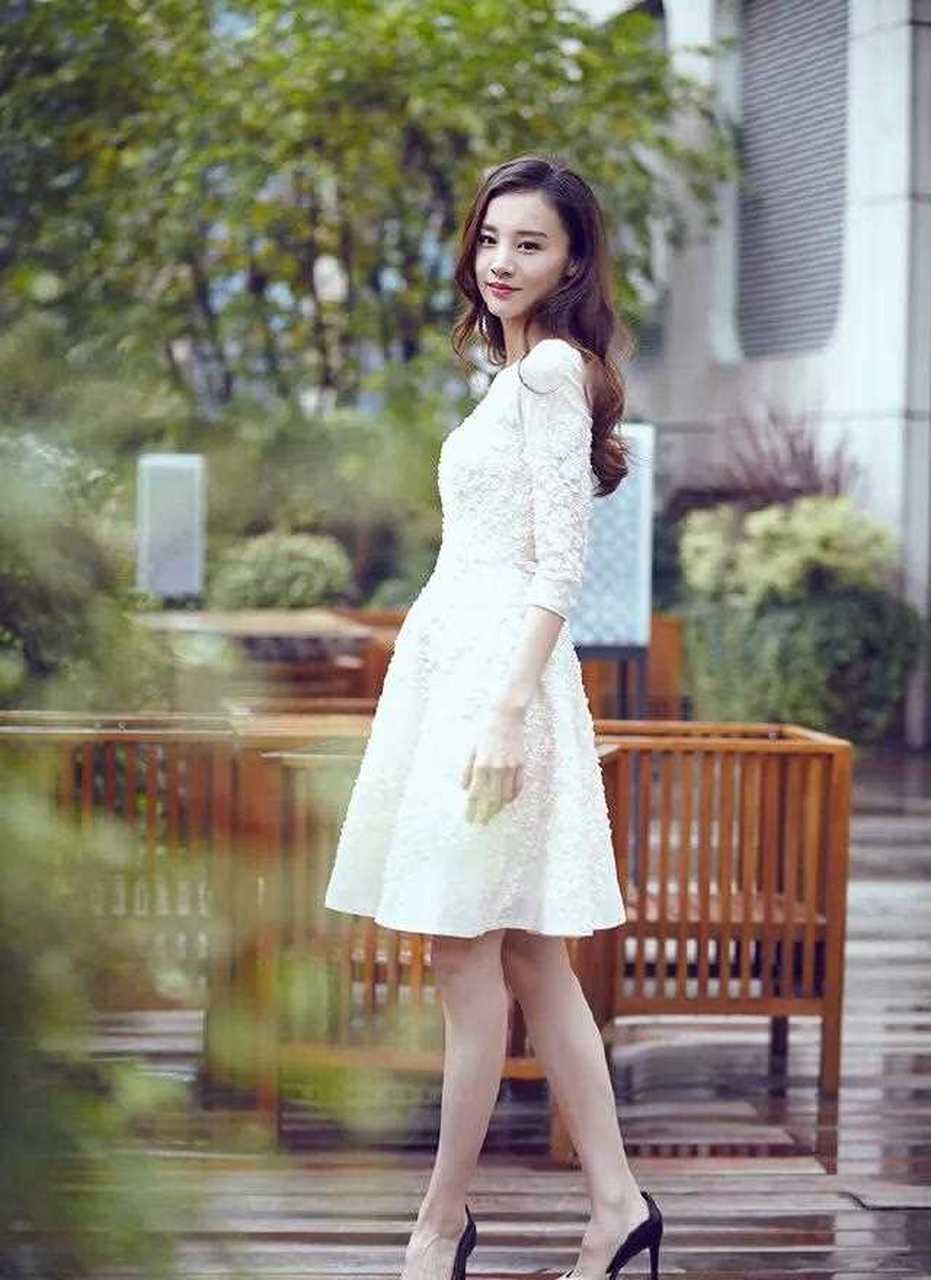 "[?]  2012年,陈龙和章龄之合作《渡江