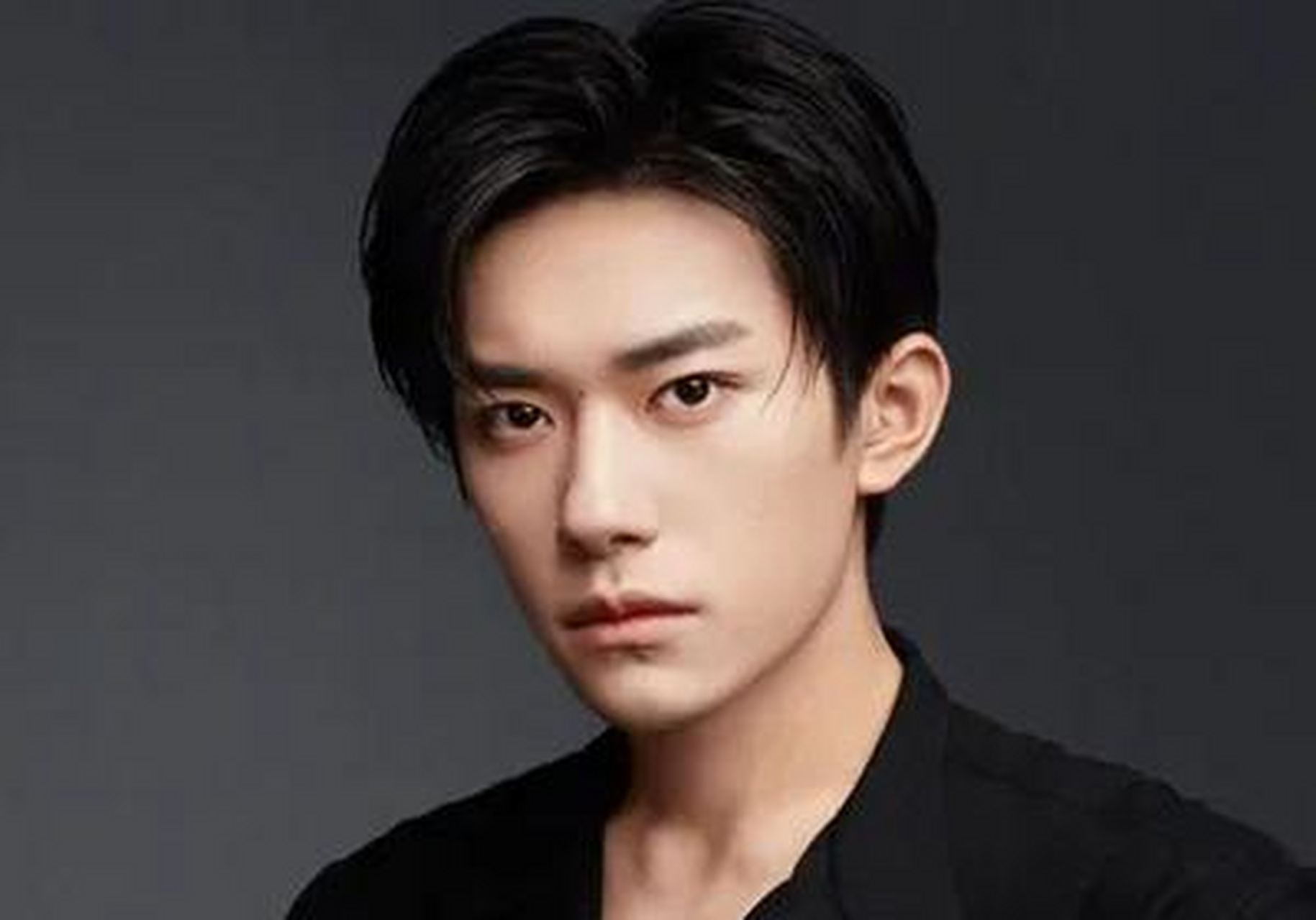 易烊千玺姓什么?易烊千玺姓:易.