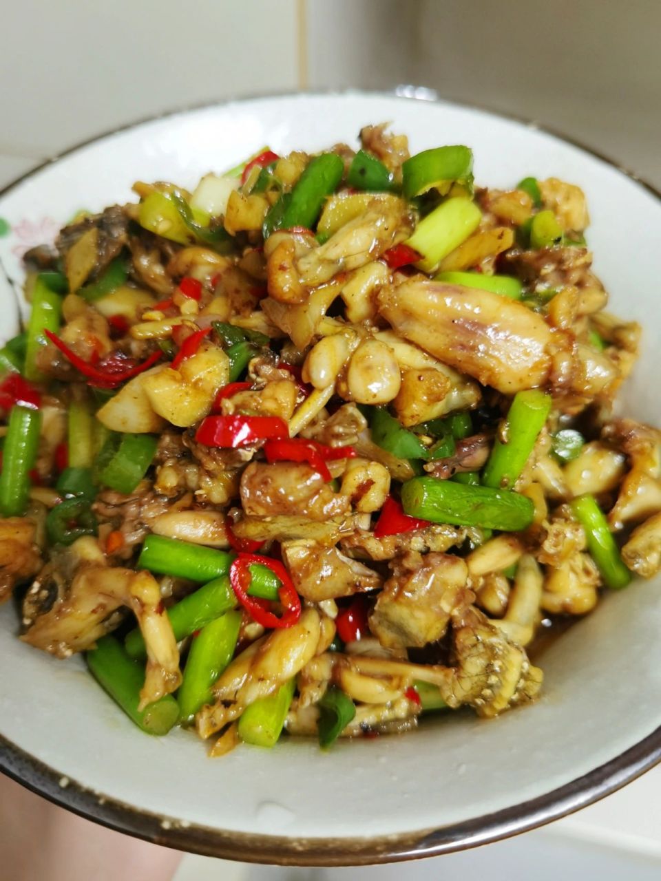 湖南口味菜,爆炒田鸡,吃辣爱好者狂喜 来湖南一定要吃的一道菜,爆炒