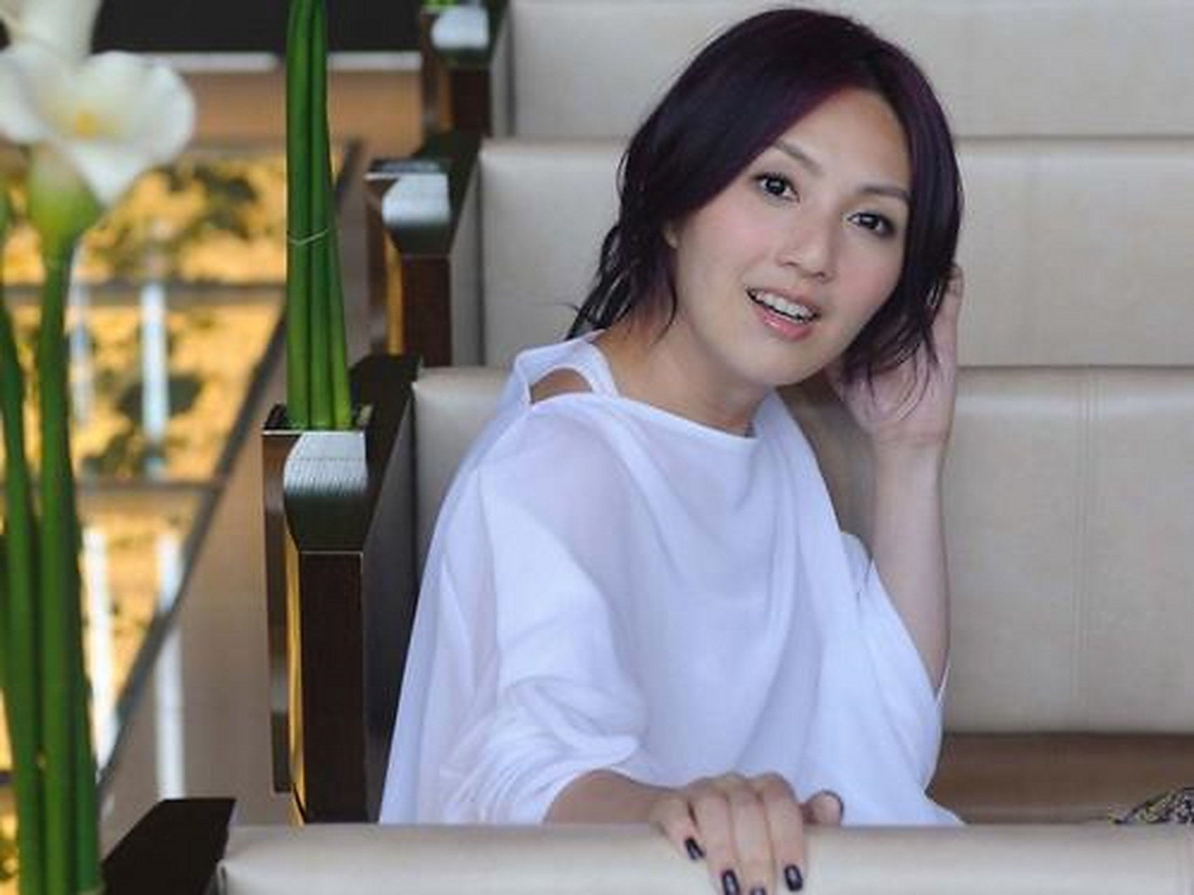 大笑姑婆杨千嬅,不仅在影视上透着叫人大笑的傻气,更