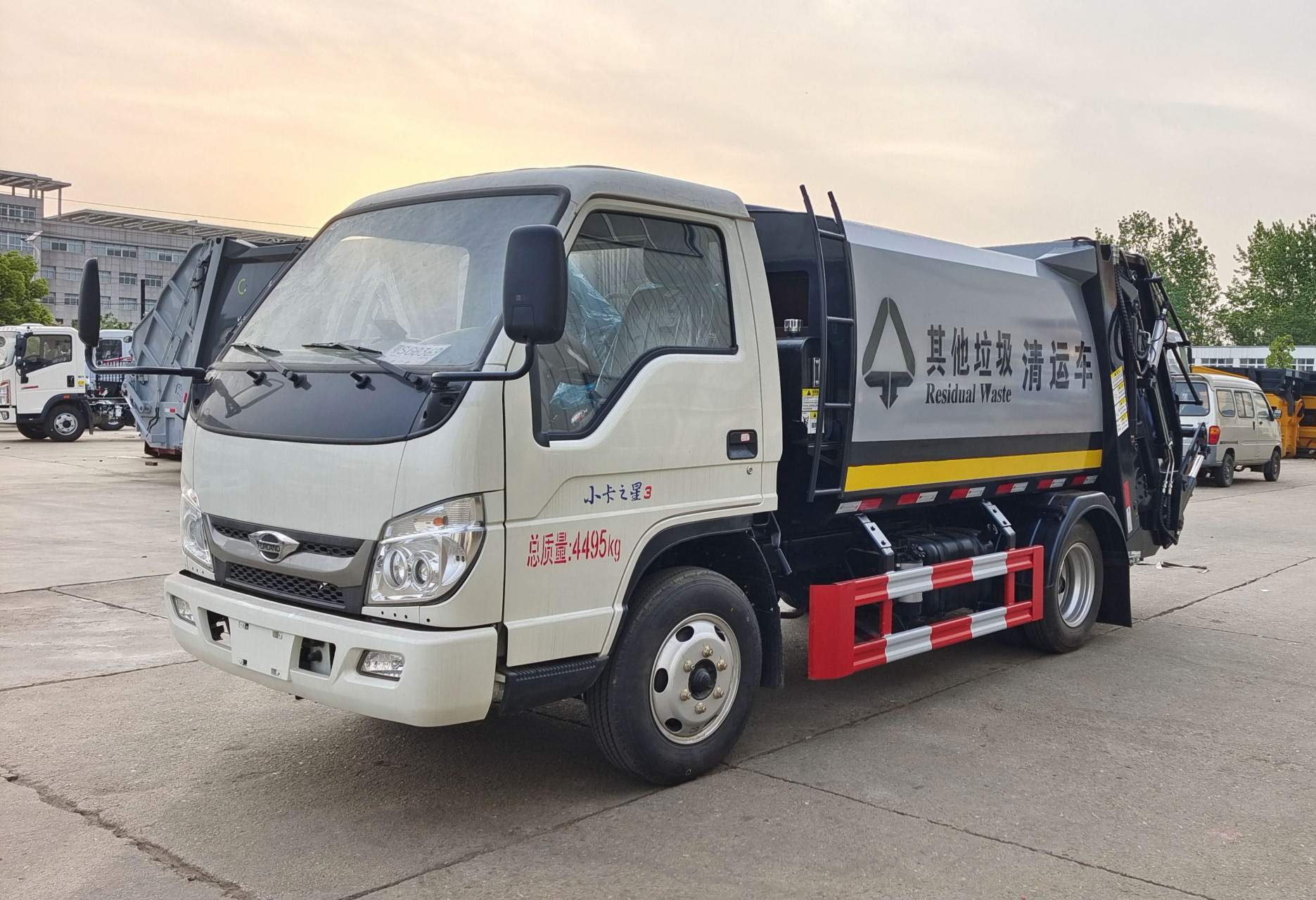 福田小卡之星3压缩垃圾车配置以及价格才11.