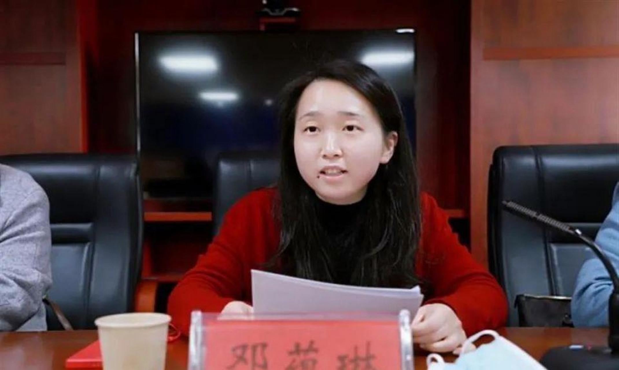 近日,网传湖南省临澧县副县长(挂职)邓蕴琳1994年出生等消息不实.