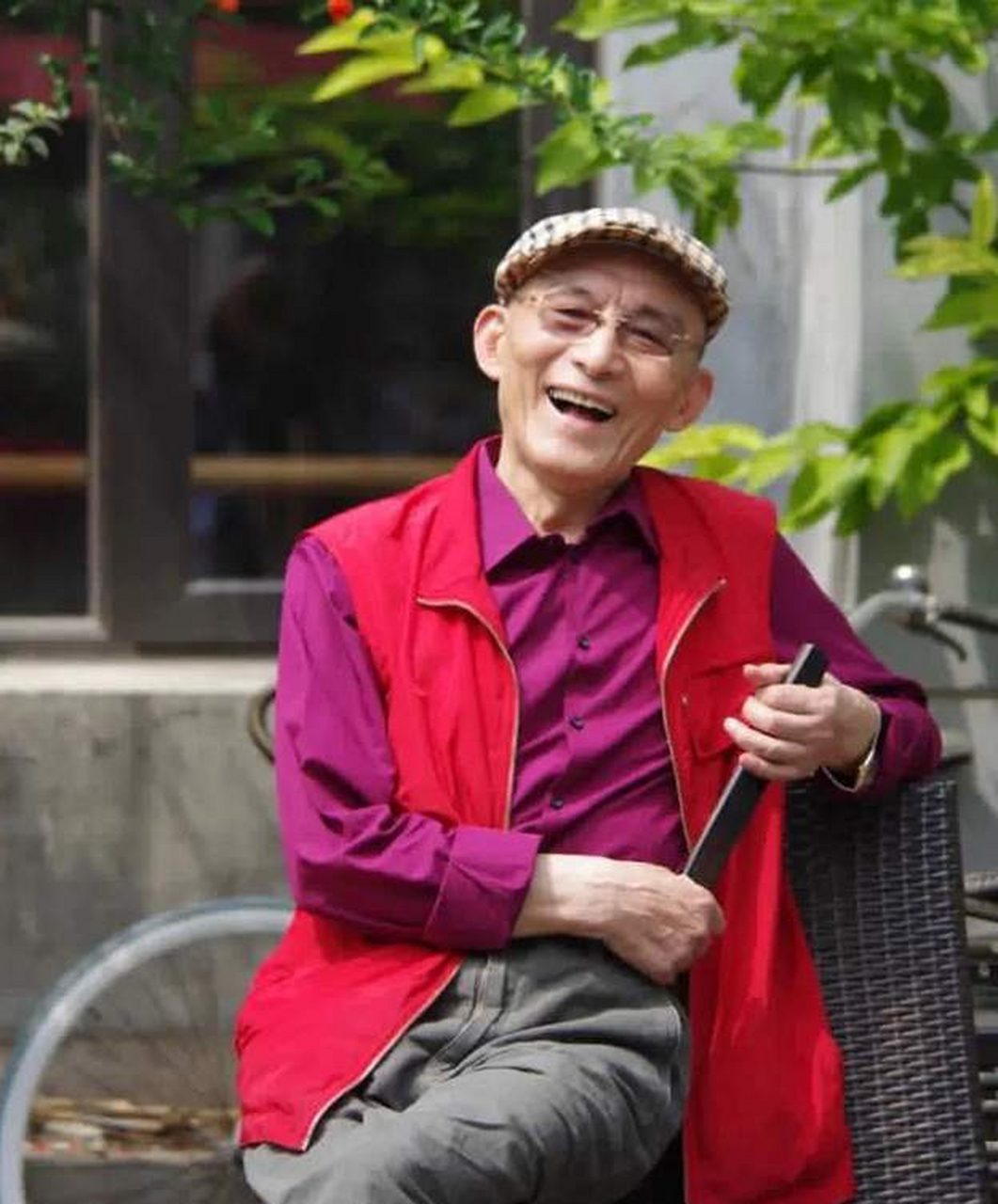 著名演员游本昌:陪妻子抗癌,活多久就要爱多久