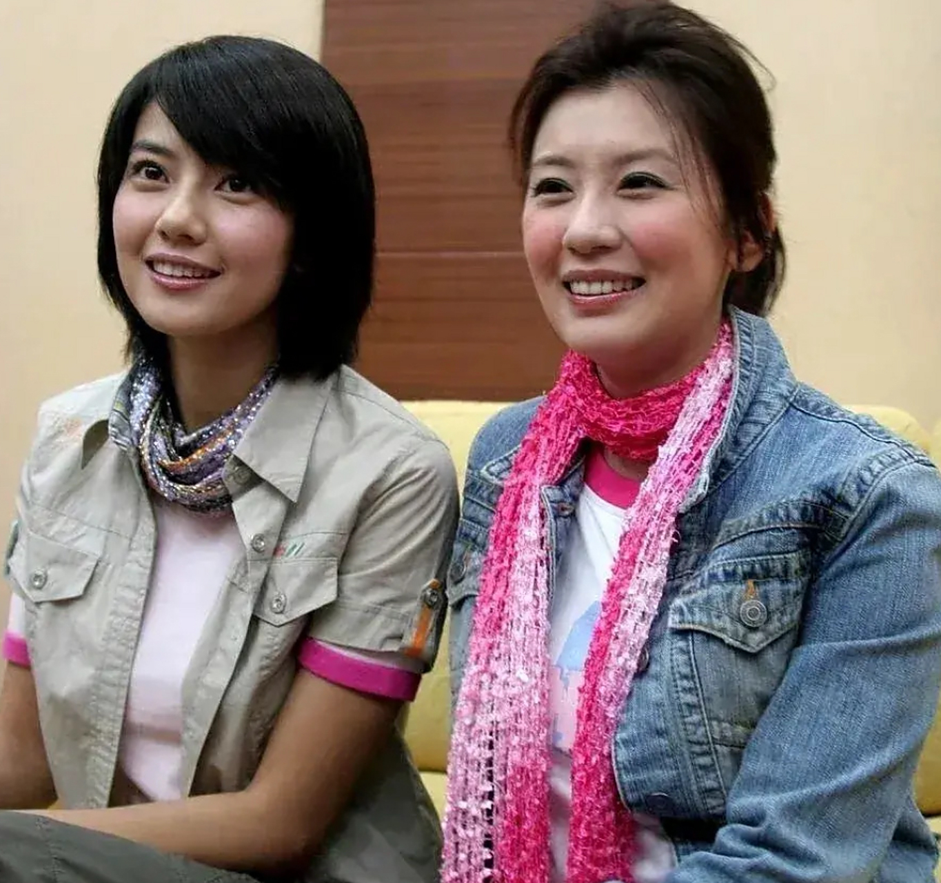 高圆圆贾静雯早期合照,怎么有股乡下大妈的味道