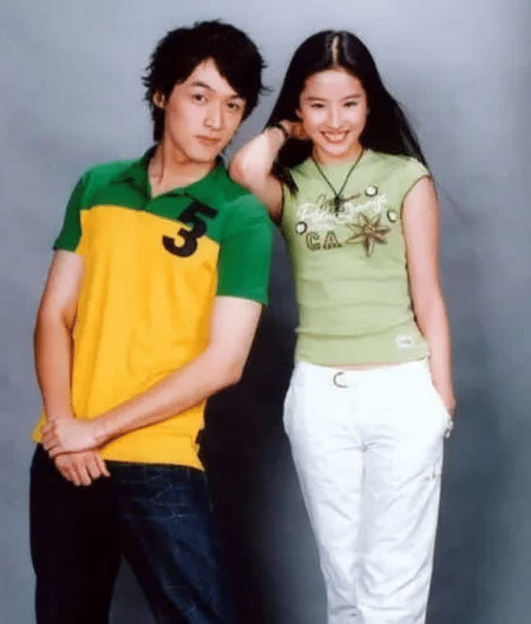 胡歌:"刘亦菲确实不吃人间烟火,吃的是盒饭.