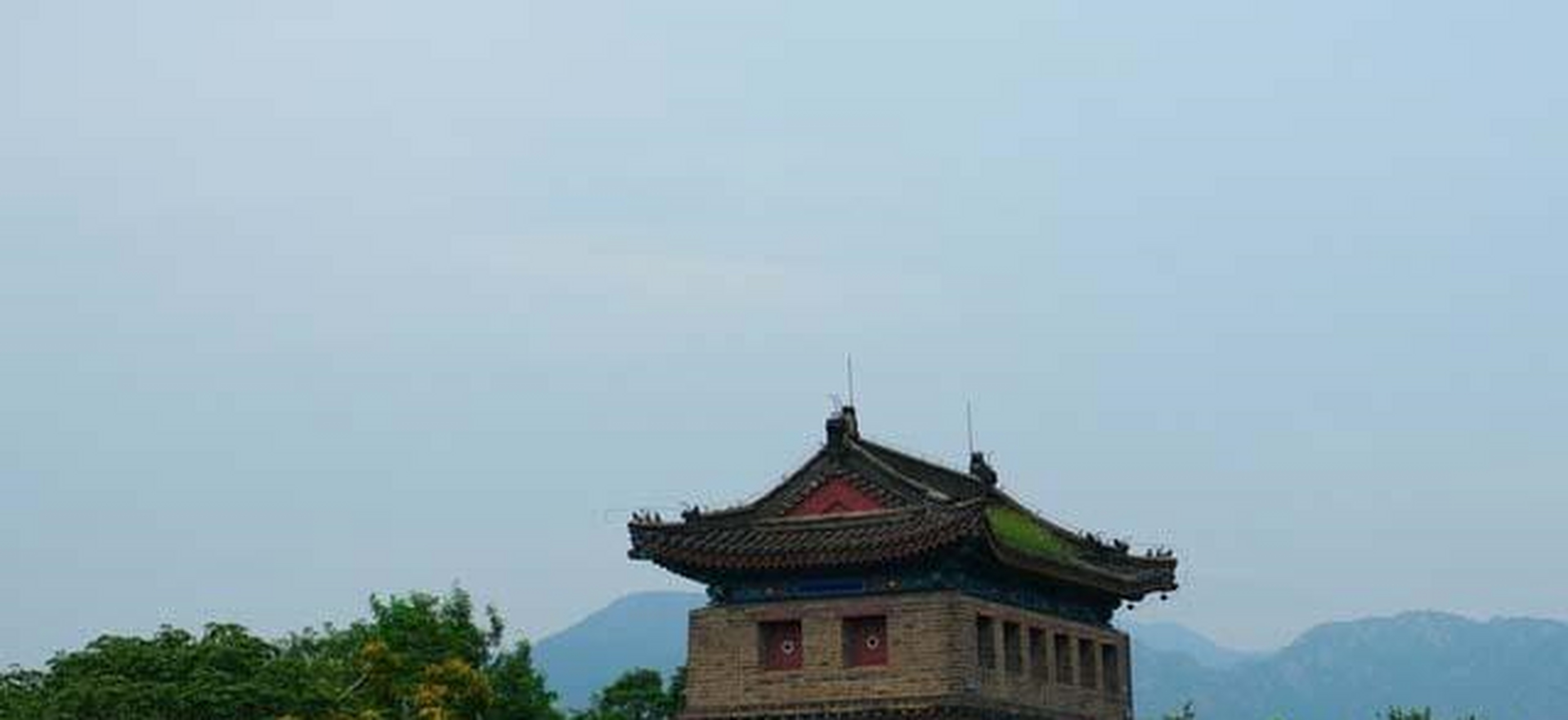 燕国有燕昭王铸造黄金台以求贤士,齐国有邹忌改革,楚国有吴起变法