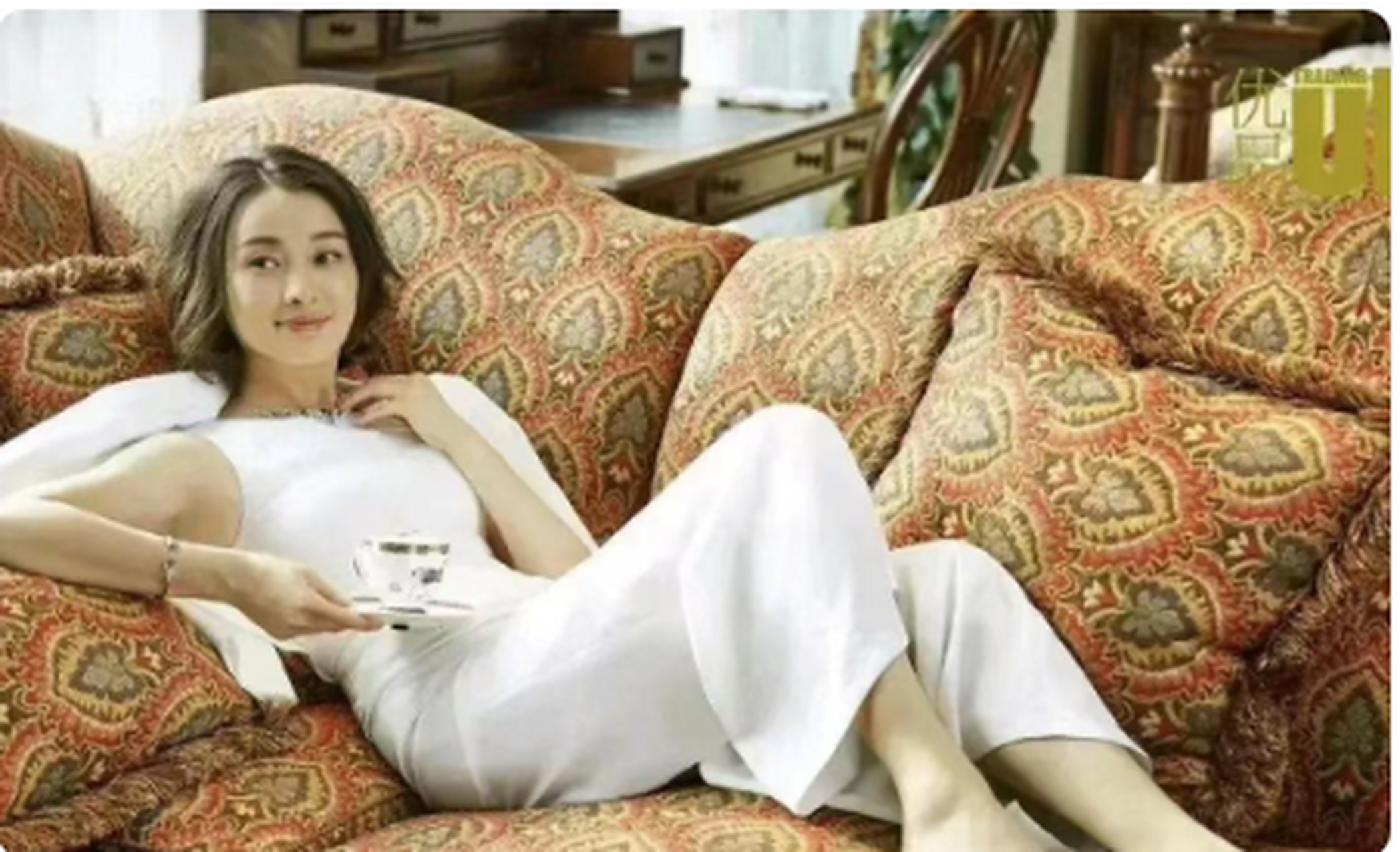 吴越随意自如的居家写真#美女