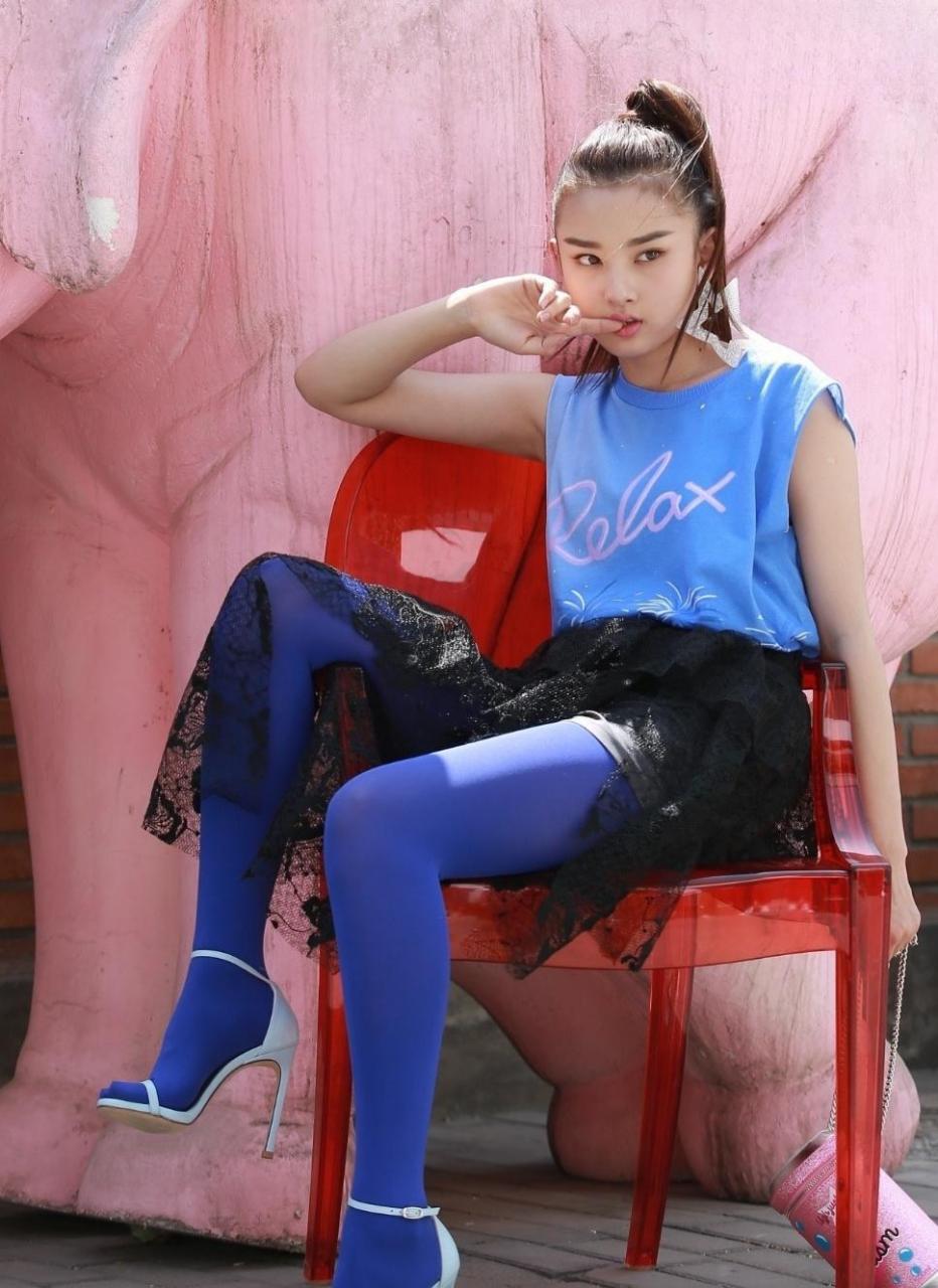 宋祖儿  蓝色性感丝袜合集