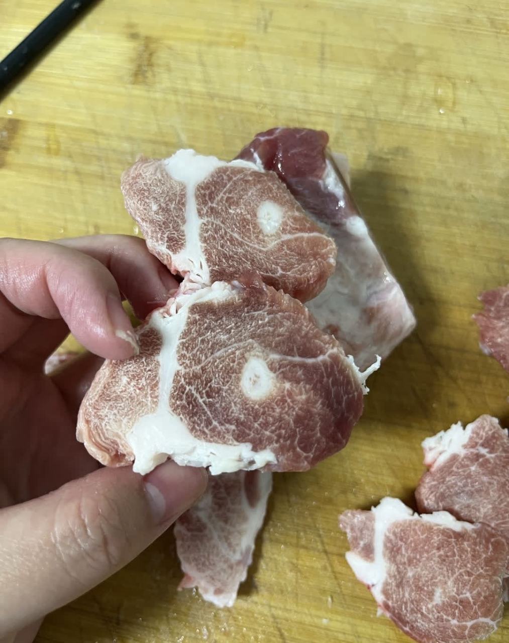 大家帮我看看这是不是淋巴肉? 我有点不敢说话.  [泪流满面][偷笑]