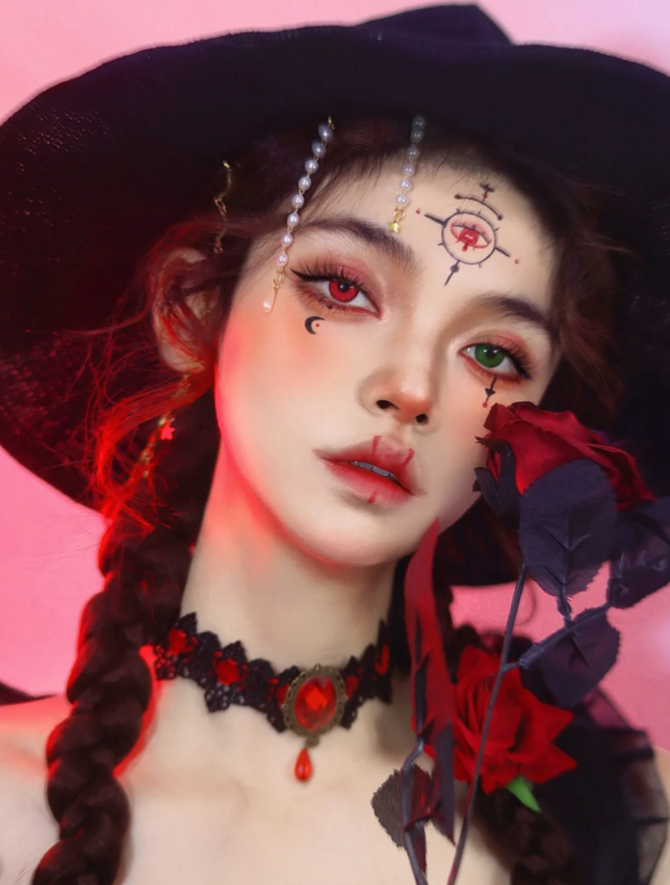 天黑请闭眼,女巫请睁眼:血色玫瑰女巫妆 在这个充满神秘和魔幻的妆容