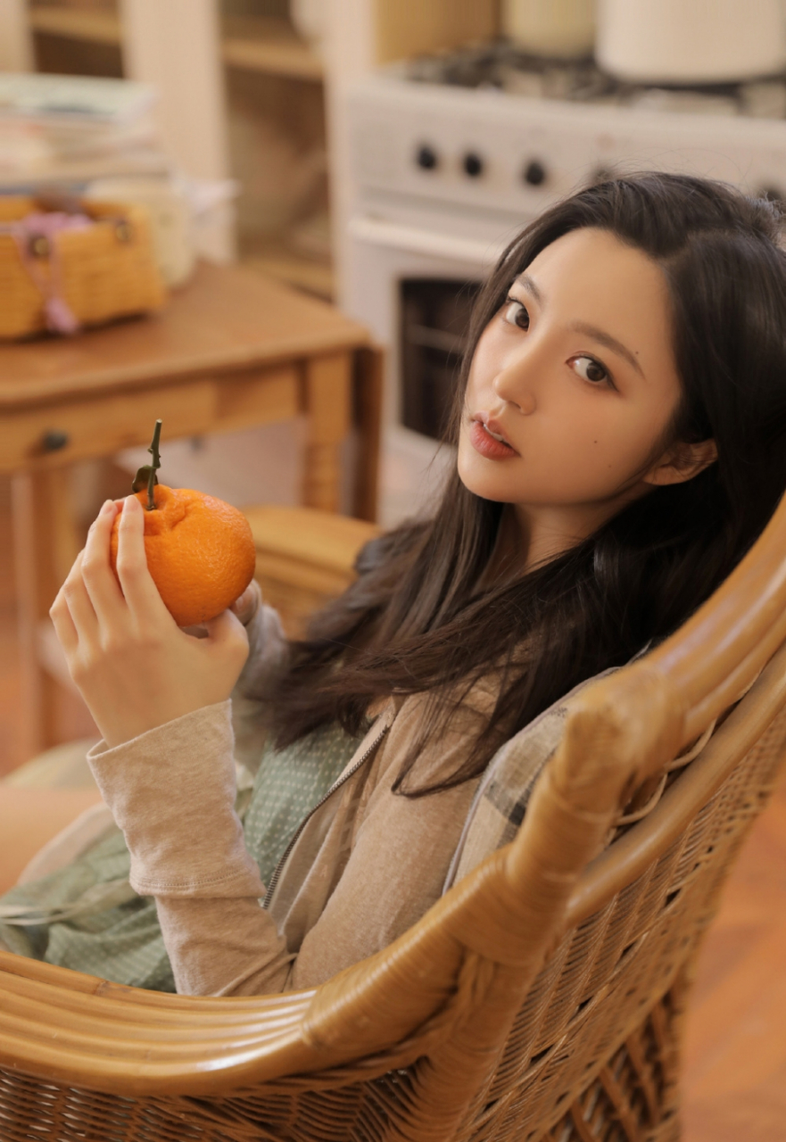 知性气质御姐美女纯情甜美私房写真