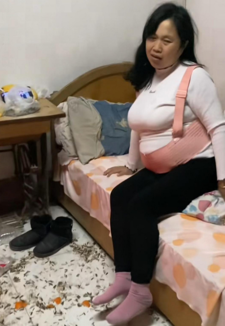 隔壁50岁大妈怀孕了,王大爷又要当爹了!