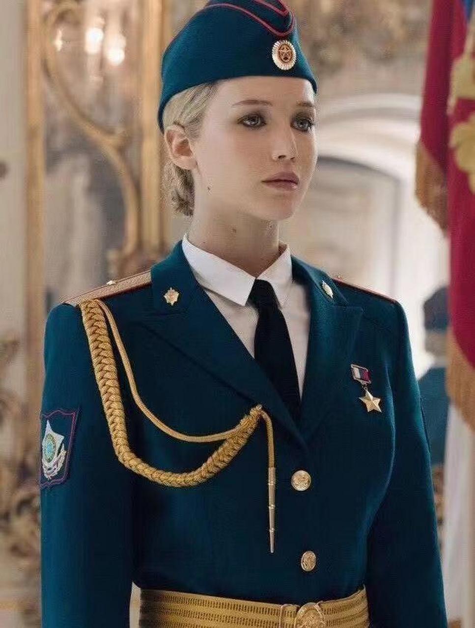 最新消息显示,俄罗斯的红场大阅兵中,女兵方队的表现格外惊艳.