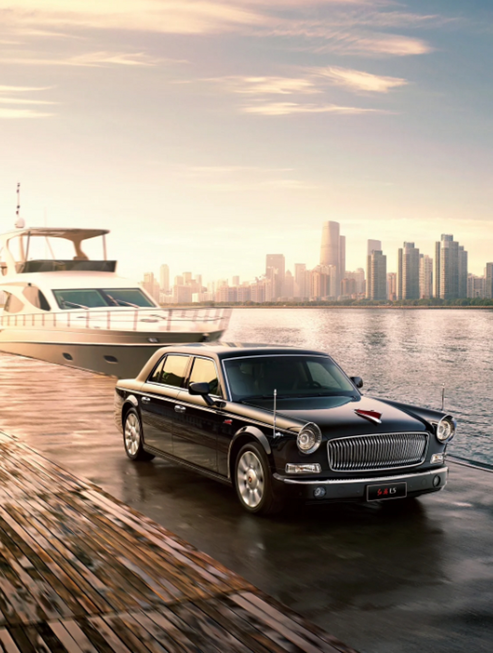 红旗l5,这车堪称国产豪华车的代表之作,外观大气磅礴,内饰奢华至极