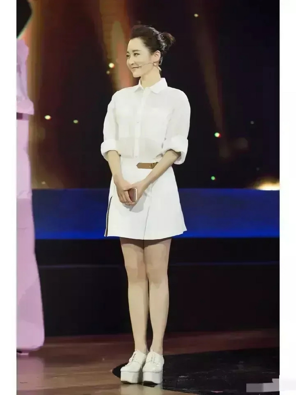 许晴这鞋子的有10厘米了吧,身高不低还喜欢增高鞋,腿累不累?