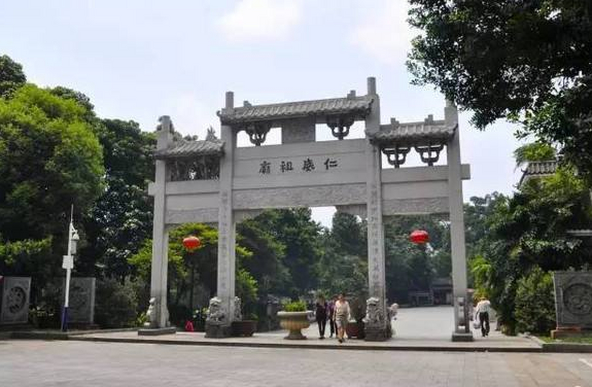 广州最古老的泮塘路: 泮塘路是一个历史文化气息浓郁的地方,这里有