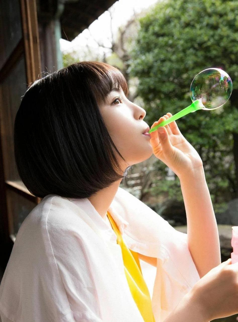日本女孩广濑铃清纯唯美写真