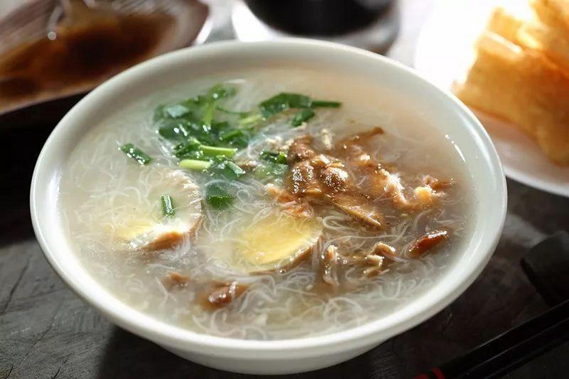 米线糊常被当做早餐或夜宵.