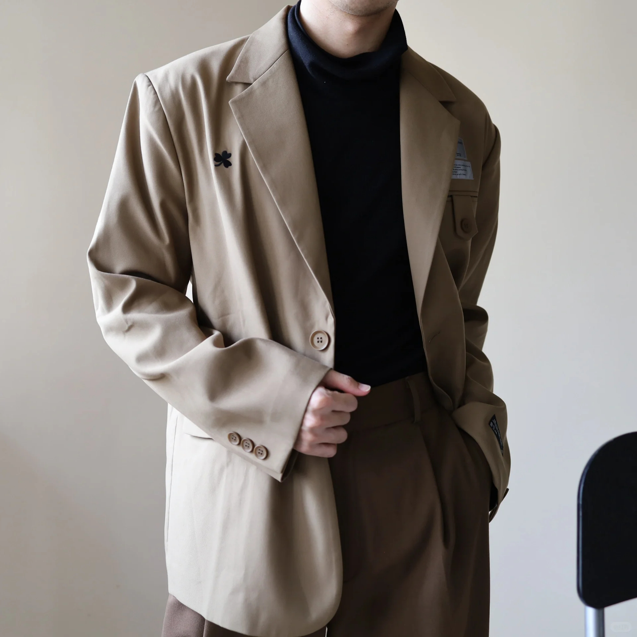 由简到繁的西装叠穿 这期是基础西装,同色系叠穿