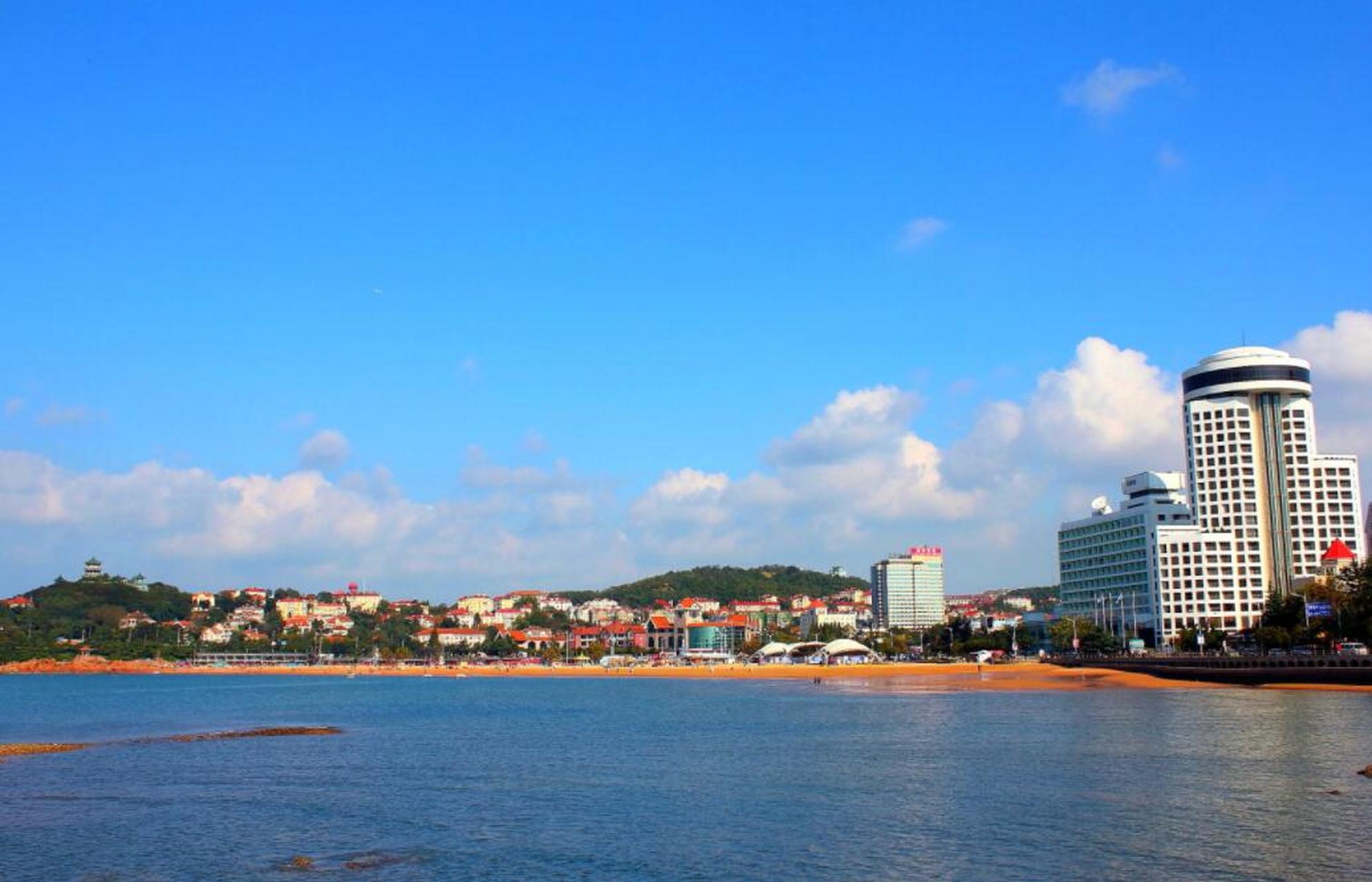 青岛,这个被誉为中国最美的海滨城市,一直以来都是旅游胜地,而它的美