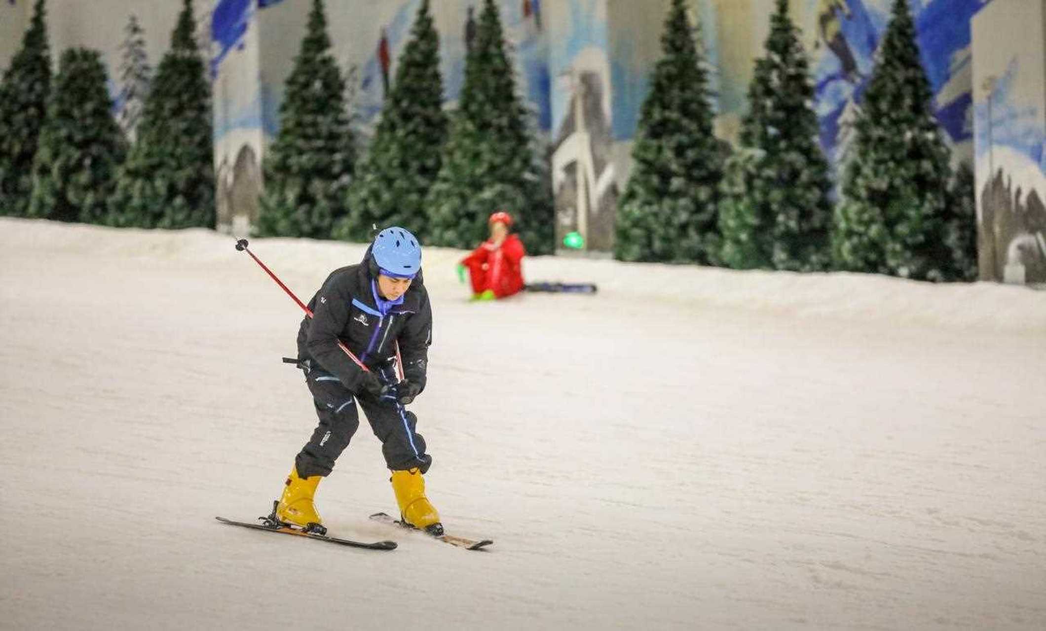 石林冰雪海洋世界滑雪图片