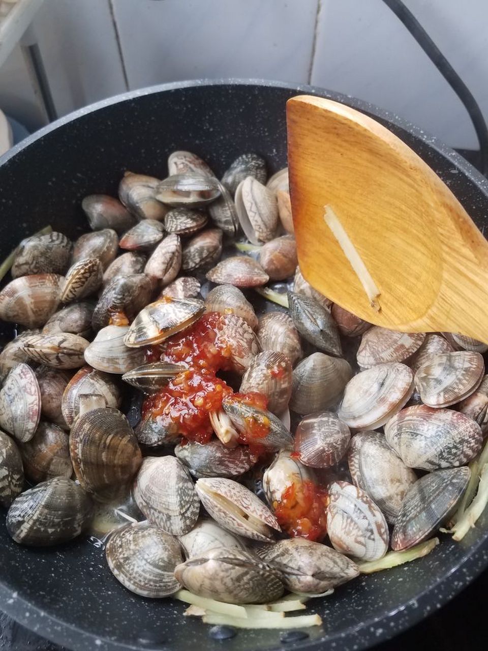 黄酒蛤蜊 花蛤蜊是我认为最鲜最肥的蛤蜊,不管是酒蒸,辣炒,水煮,都