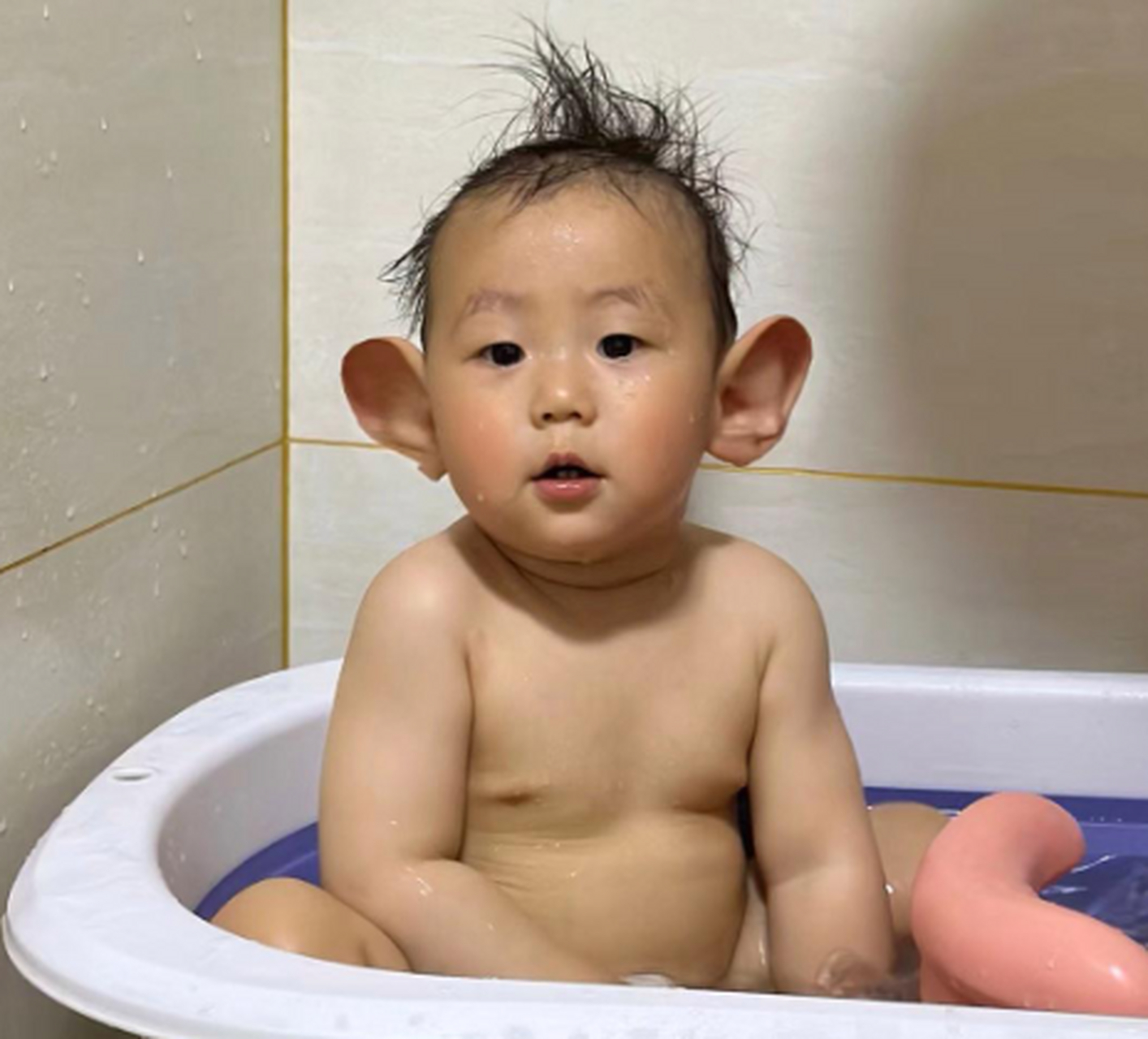 生了一个顺风耳宝宝#搞笑