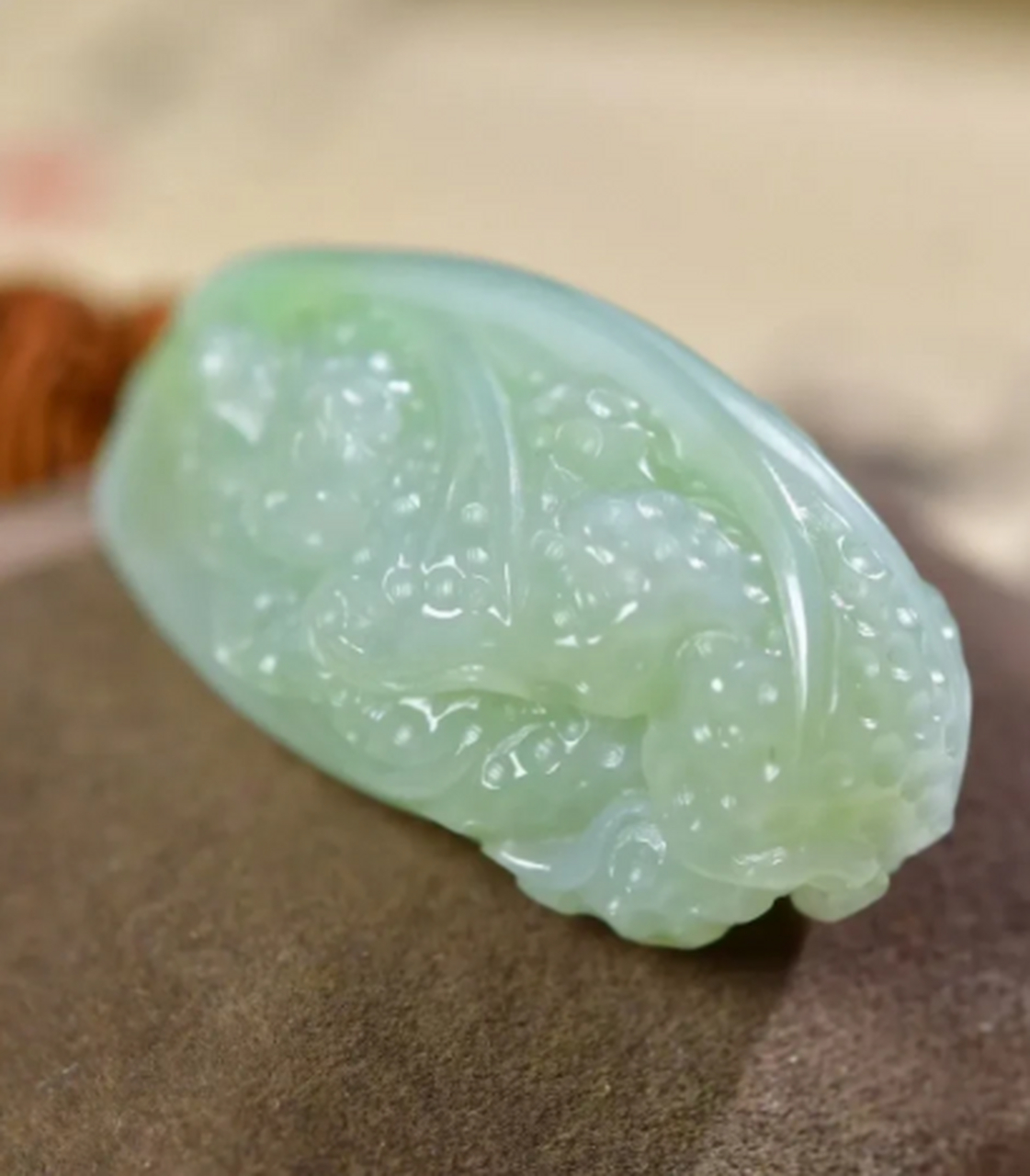 点击头像看直播##和田玉# 老坑碧玉瓷白,冰底料,玉质温润细腻,色泽