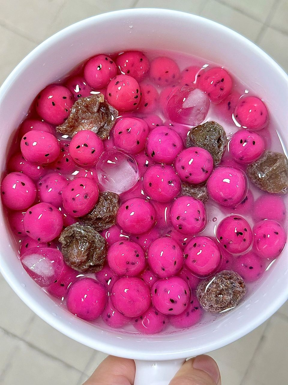 网友没骗我倒底谁发明的吃法好吃了 雪碧火龙果啵啵,又叫雪碧火龙果