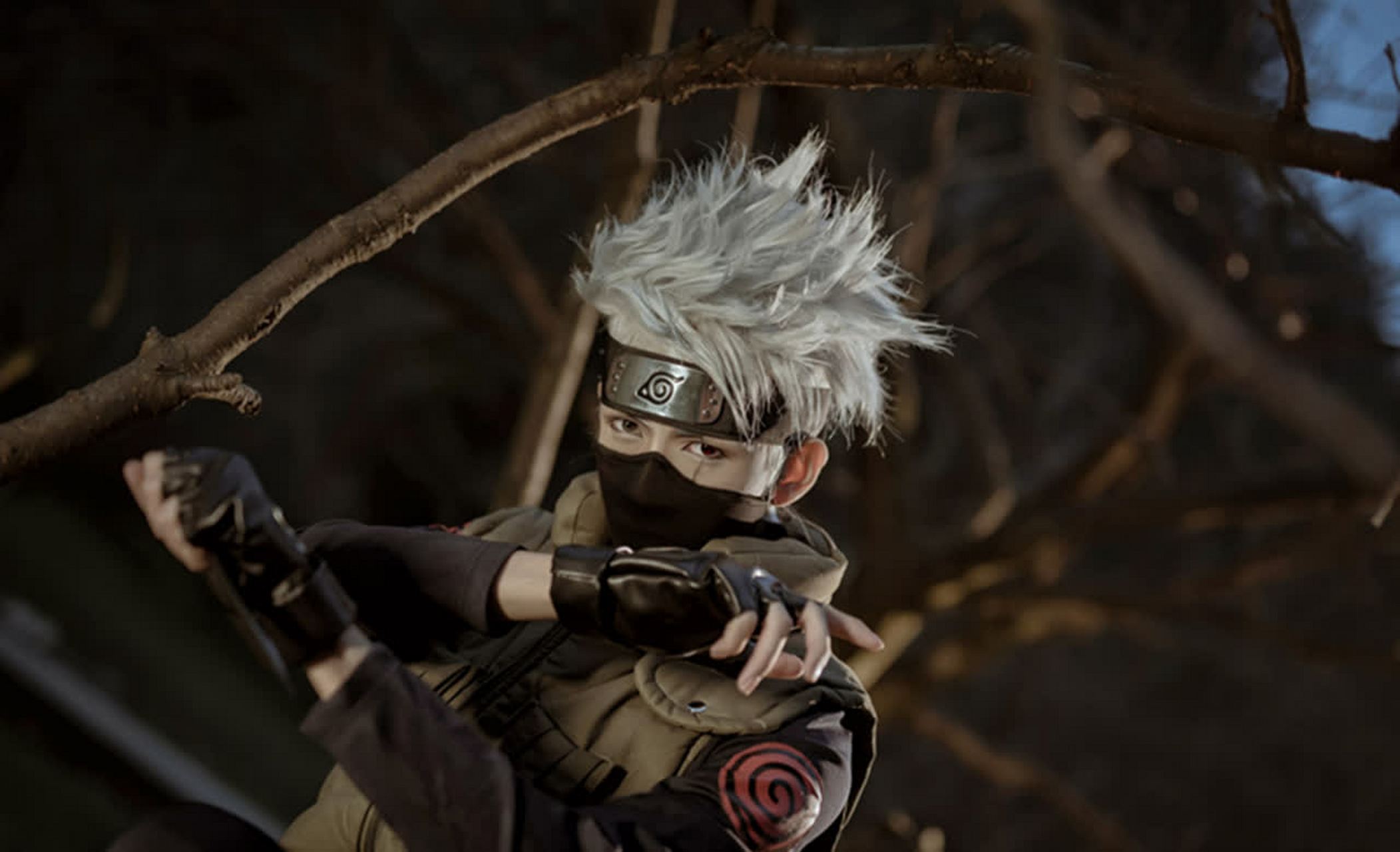 cos show#《火影忍者》中最帅老师"旗木卡卡西"的cos,小哥哥的孕屯