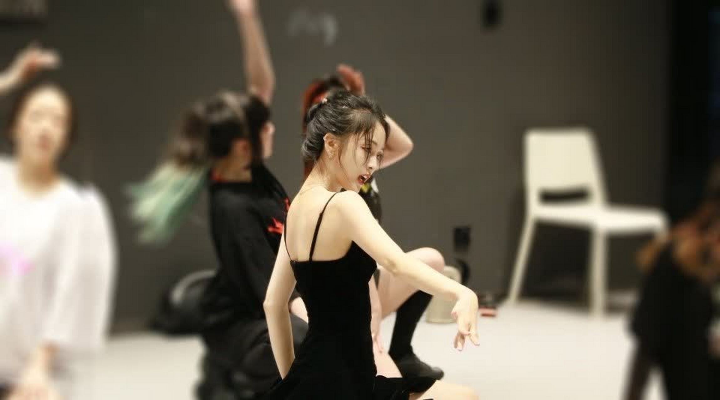 吴宣仪#?#好物推荐季# #全民打吧挑战赛#[二哈]